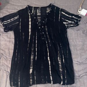 BOGO!! Cute top, stretchy, size medium